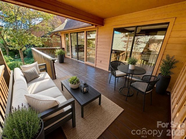 25 Village Drive 25, Asheville, NC 28803