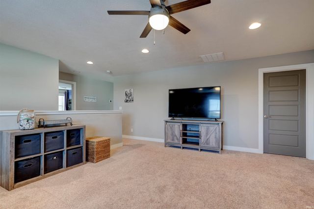 5815 Brookstone Drive, Newburgh, IN 47630