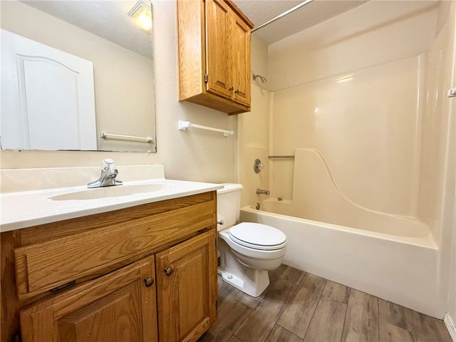 508 5th Street D, Bentonville, AR 72712