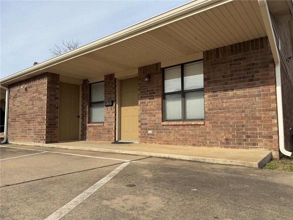 508 5th Street D, Bentonville, AR 72712