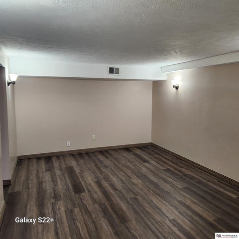 2134 S 48th Street, Omaha, NE 68106