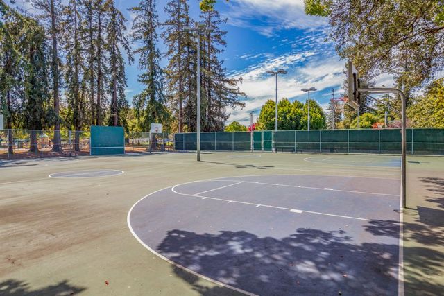 207 Sunset Avenue, Sunnyvale, CA 94086