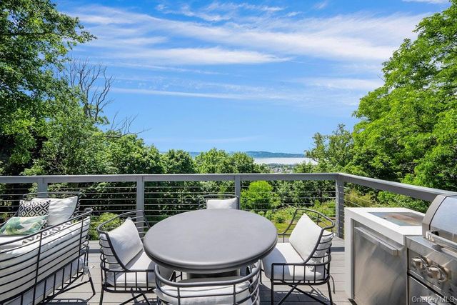35 Walden Road, Tarrytown, NY 10591