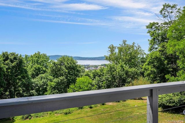 35 Walden Road, Tarrytown, NY 10591