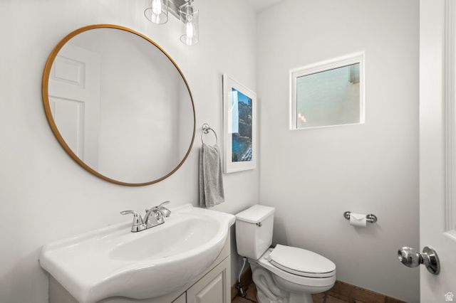 2326 E SKY PINES CT, Holladay, UT 84117