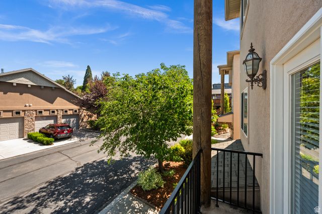 2326 E SKY PINES CT, Holladay, UT 84117