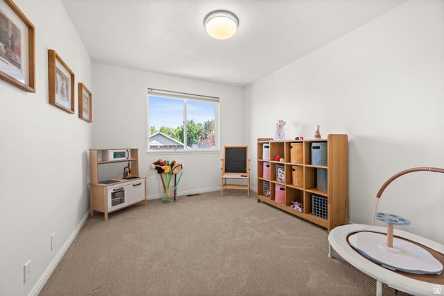 2326 E SKY PINES CT, Holladay, UT 84117