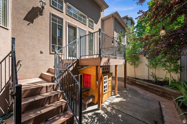 2326 E SKY PINES CT, Holladay, UT 84117