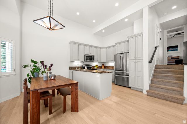 2326 E SKY PINES CT, Holladay, UT 84117