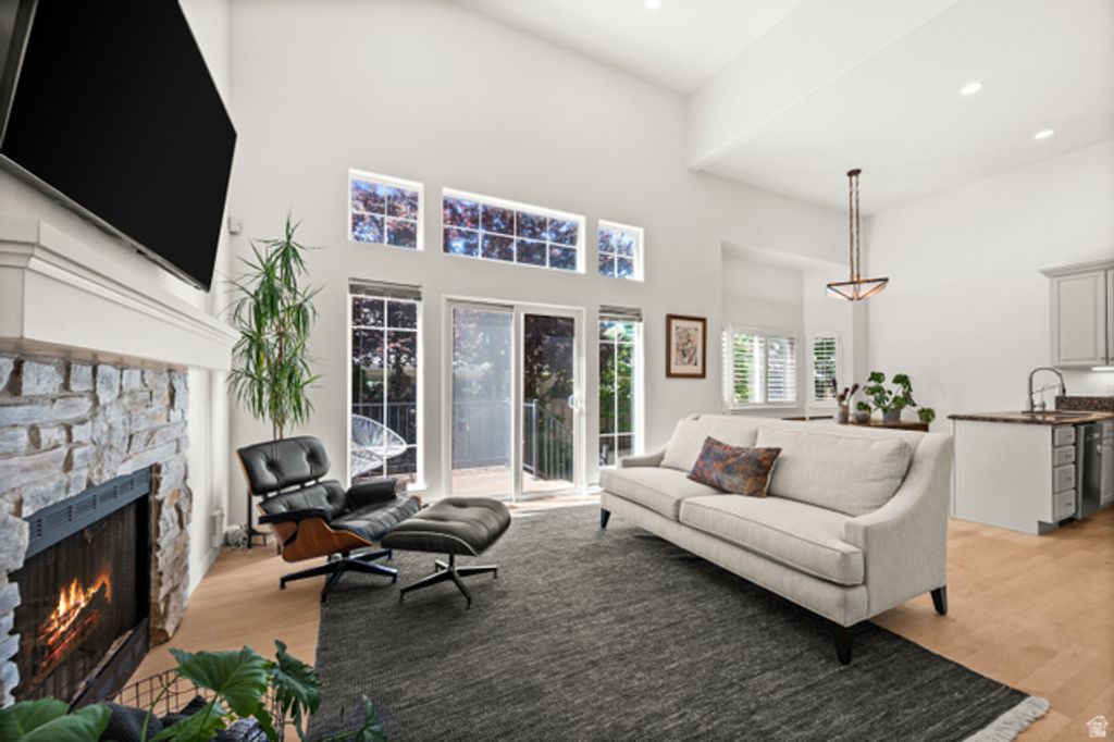 2326 E SKY PINES CT, Holladay, UT 84117