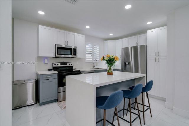 1401 SW 94th Ave, Miami, FL 33174