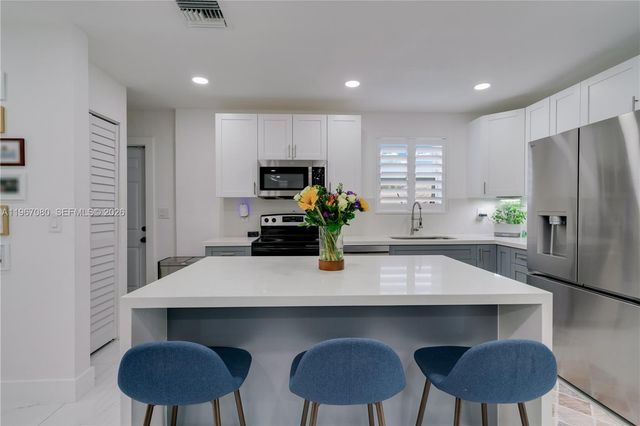 1401 SW 94th Ave, Miami, FL 33174