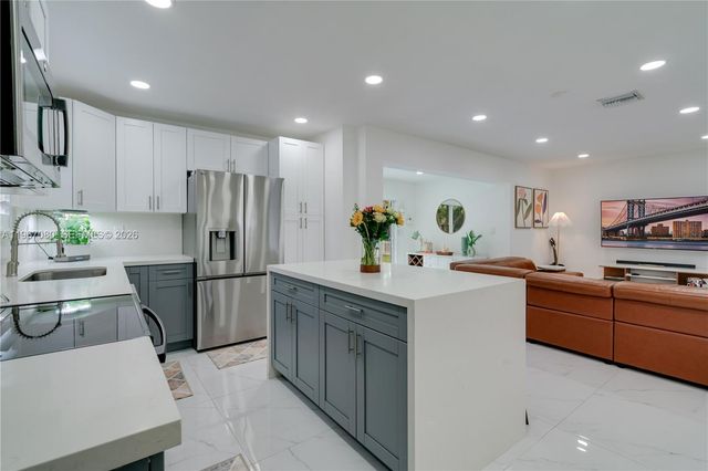 1401 SW 94th Ave, Miami, FL 33174