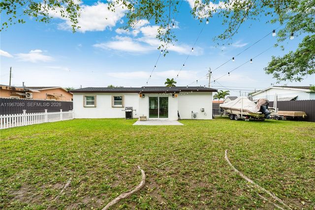 1401 SW 94th Ave, Miami, FL 33174