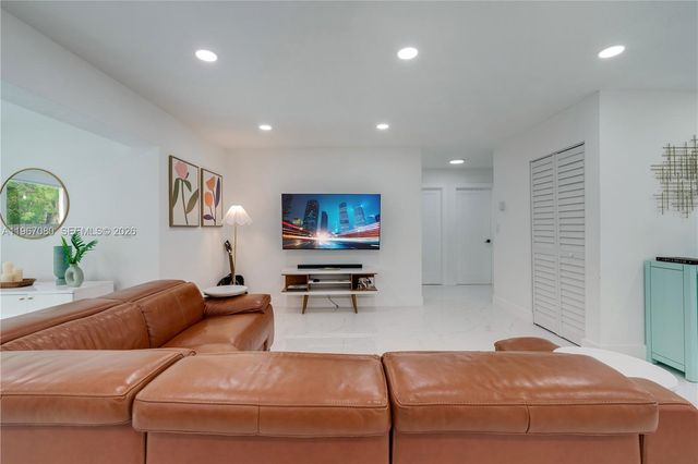 1401 SW 94th Ave, Miami, FL 33174