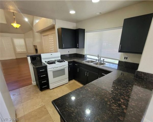 6902 Emerald Springs Lane, Las Vegas, NV 89113