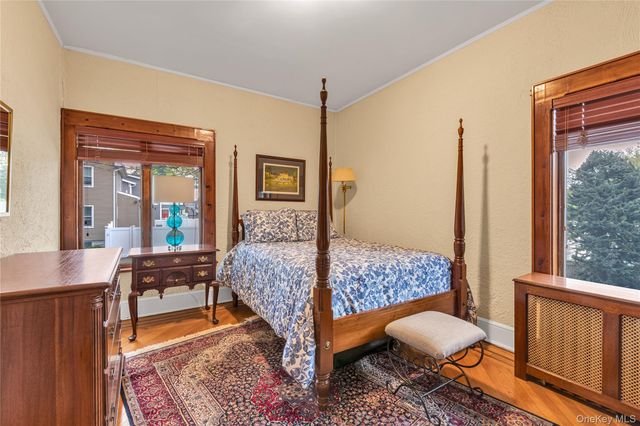 40 Harding Avenue, Lynbrook, NY 11563
