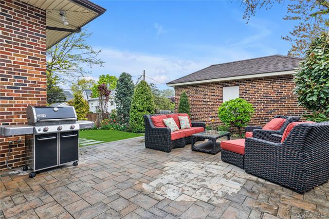 40 Harding Avenue, Lynbrook, NY 11563