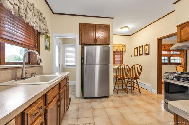 40 Harding Avenue, Lynbrook, NY 11563