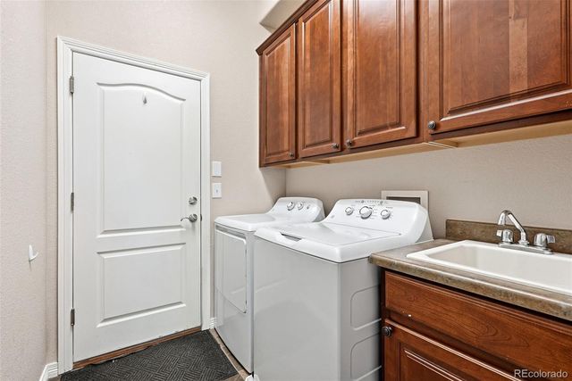 6175 S Paris Street, Englewood, CO 80111