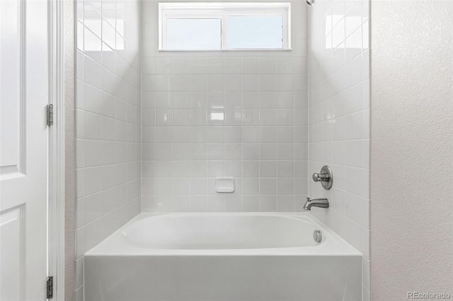 6175 S Paris Street, Englewood, CO 80111