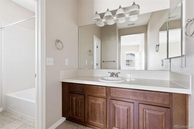 6175 S Paris Street, Englewood, CO 80111