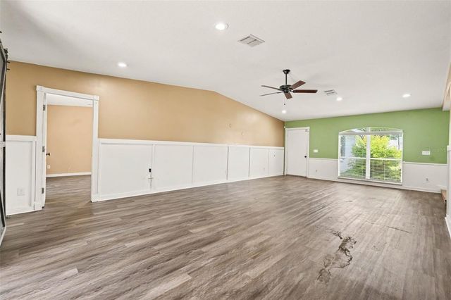 805 W COLLEGE AVENUE, Ruskin, FL 33570