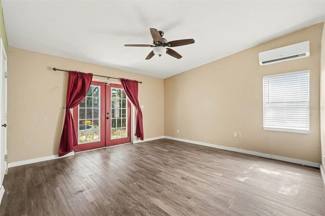 805 W COLLEGE AVENUE, Ruskin, FL 33570