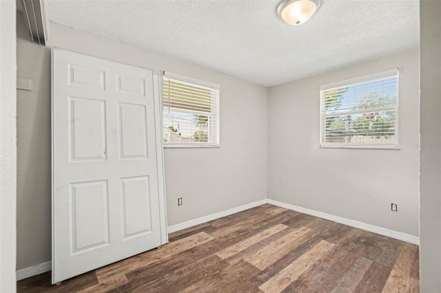 805 W COLLEGE AVENUE, Ruskin, FL 33570