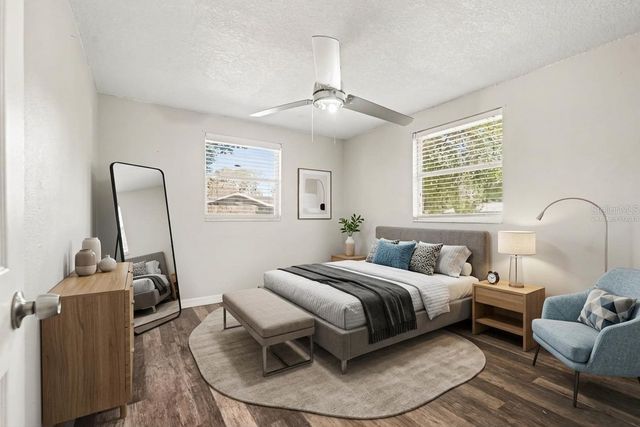 805 W COLLEGE AVENUE, Ruskin, FL 33570