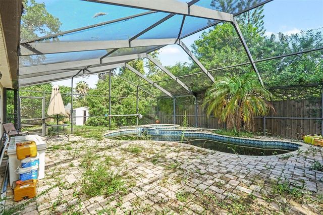 805 W COLLEGE AVENUE, Ruskin, FL 33570
