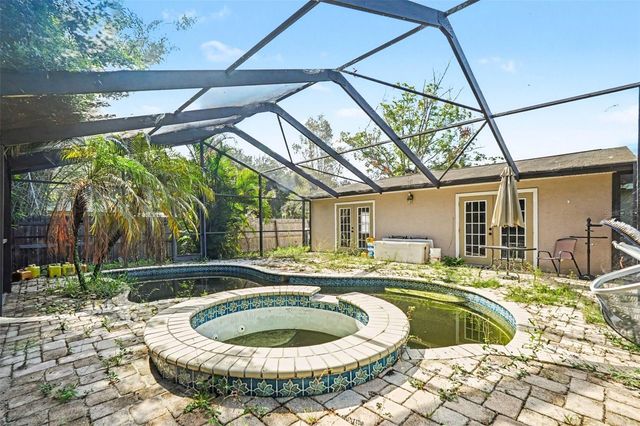805 W COLLEGE AVENUE, Ruskin, FL 33570