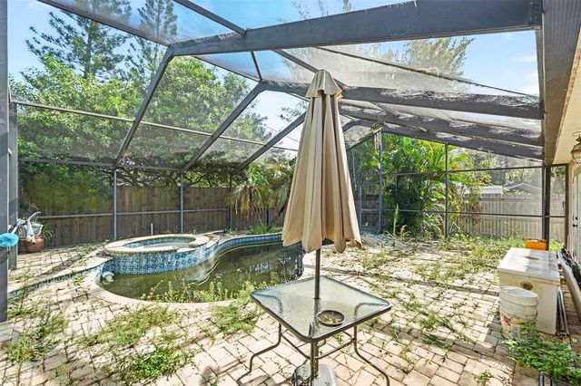 805 W COLLEGE AVENUE, Ruskin, FL 33570