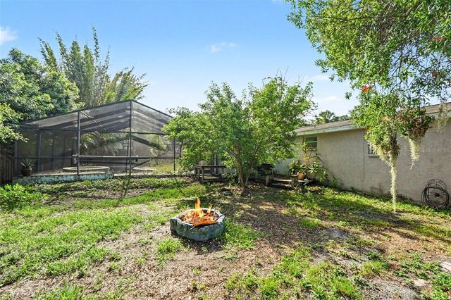 805 W COLLEGE AVENUE, Ruskin, FL 33570