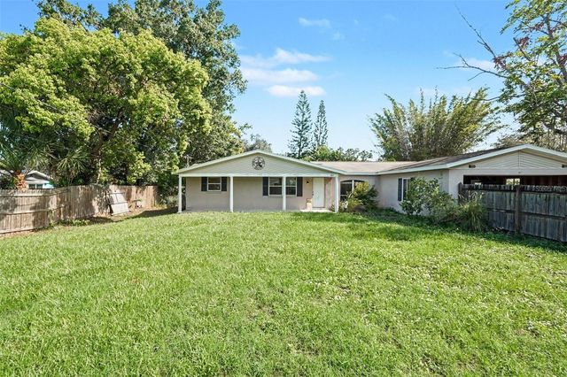 805 W COLLEGE AVENUE, Ruskin, FL 33570