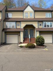 21 L Hermitage Drive 21, Shelton, CT 06484