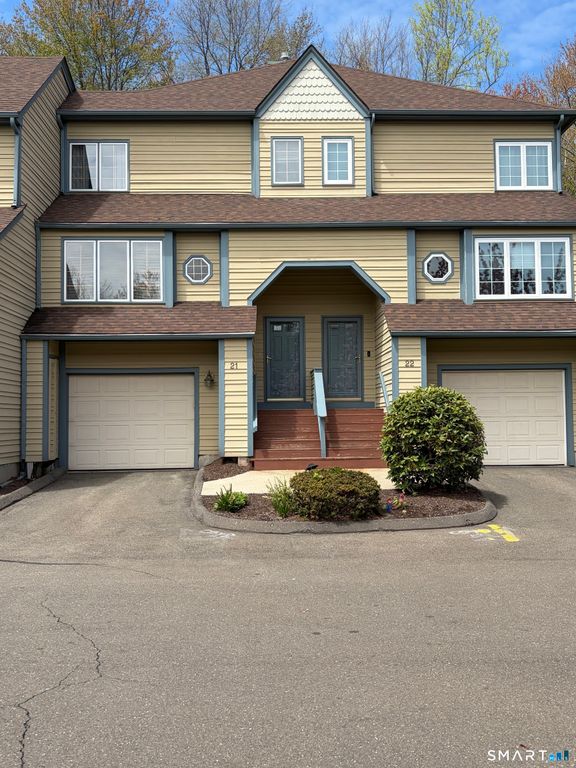 21 L Hermitage Drive 21, Shelton, CT 06484