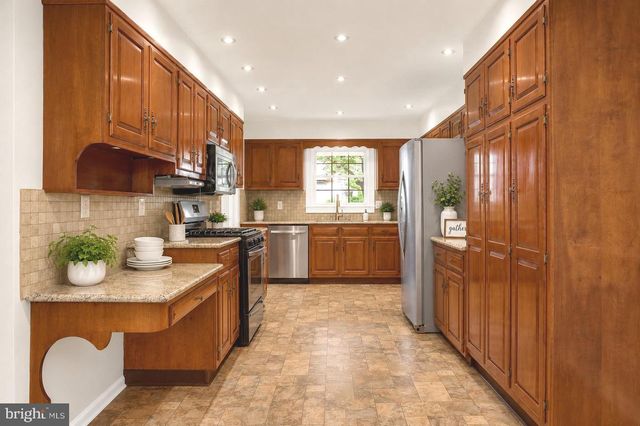 470 WOODCREST DR, Mechanicsburg, PA 17050