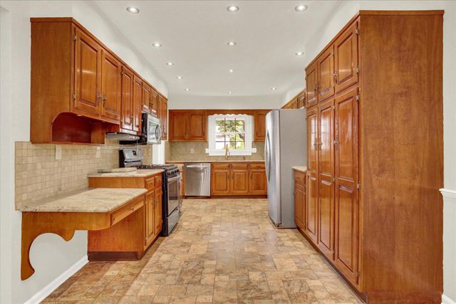 470 WOODCREST DR, Mechanicsburg, PA 17050