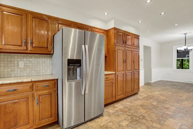 470 WOODCREST DR, Mechanicsburg, PA 17050