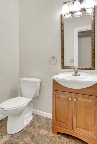 470 WOODCREST DR, Mechanicsburg, PA 17050