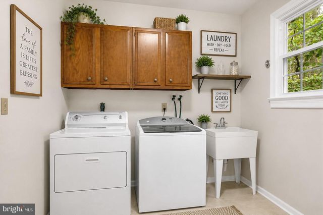 470 WOODCREST DR, Mechanicsburg, PA 17050