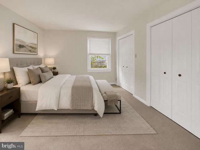 470 WOODCREST DR, Mechanicsburg, PA 17050