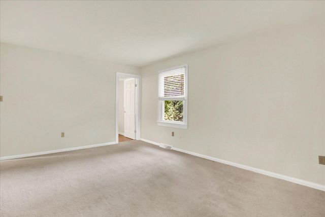 470 WOODCREST DR, Mechanicsburg, PA 17050