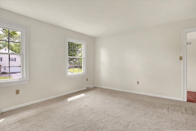 470 WOODCREST DR, Mechanicsburg, PA 17050
