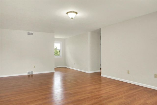 470 WOODCREST DR, Mechanicsburg, PA 17050