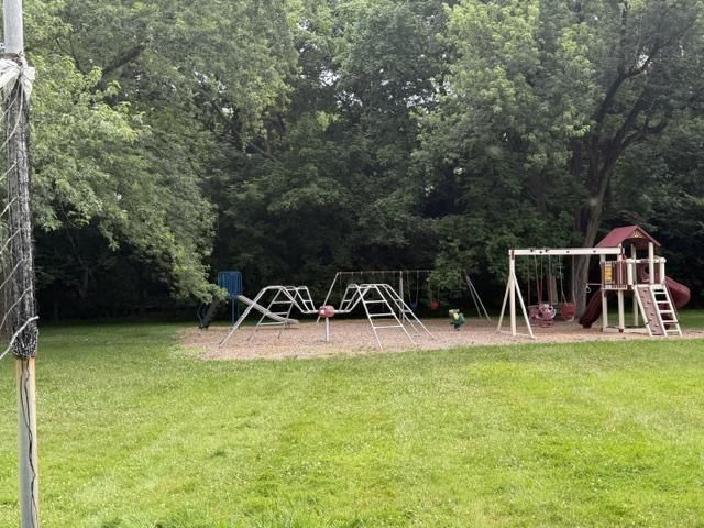 470 WOODCREST DR, Mechanicsburg, PA 17050