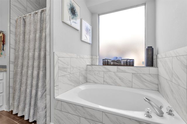 1908 Hunnington Drive, Conroe, TX 77303