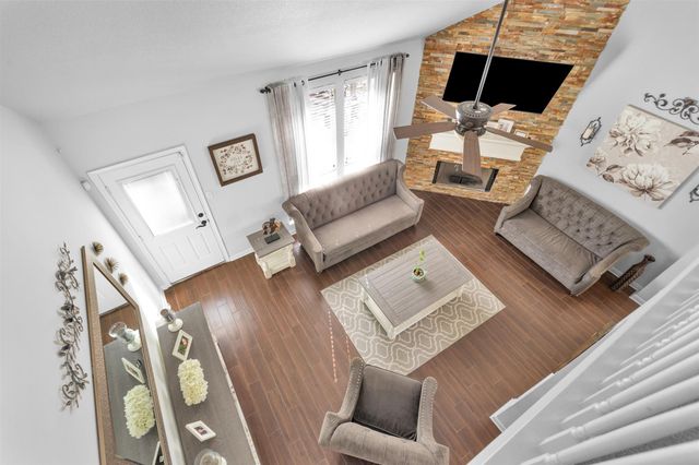 1908 Hunnington Drive, Conroe, TX 77303