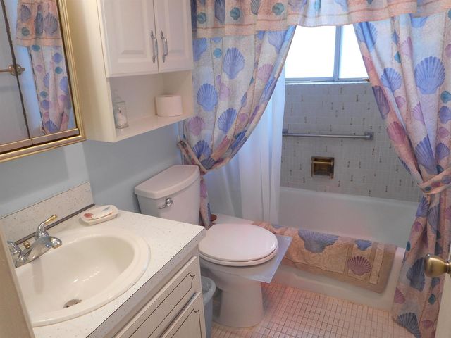 3322 Cynthia Lane 106, Lake Worth Beach, FL 33461